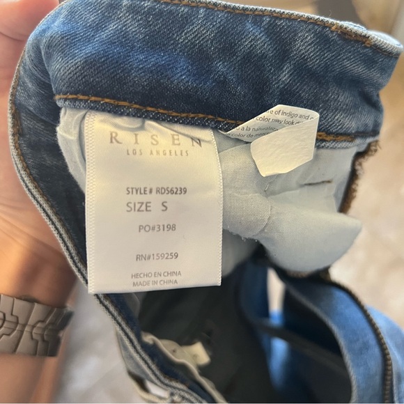 Risen Jeans Center Seam Denim Shorts Women’s Small Blue Stretch Casual - Picture 8 of 11